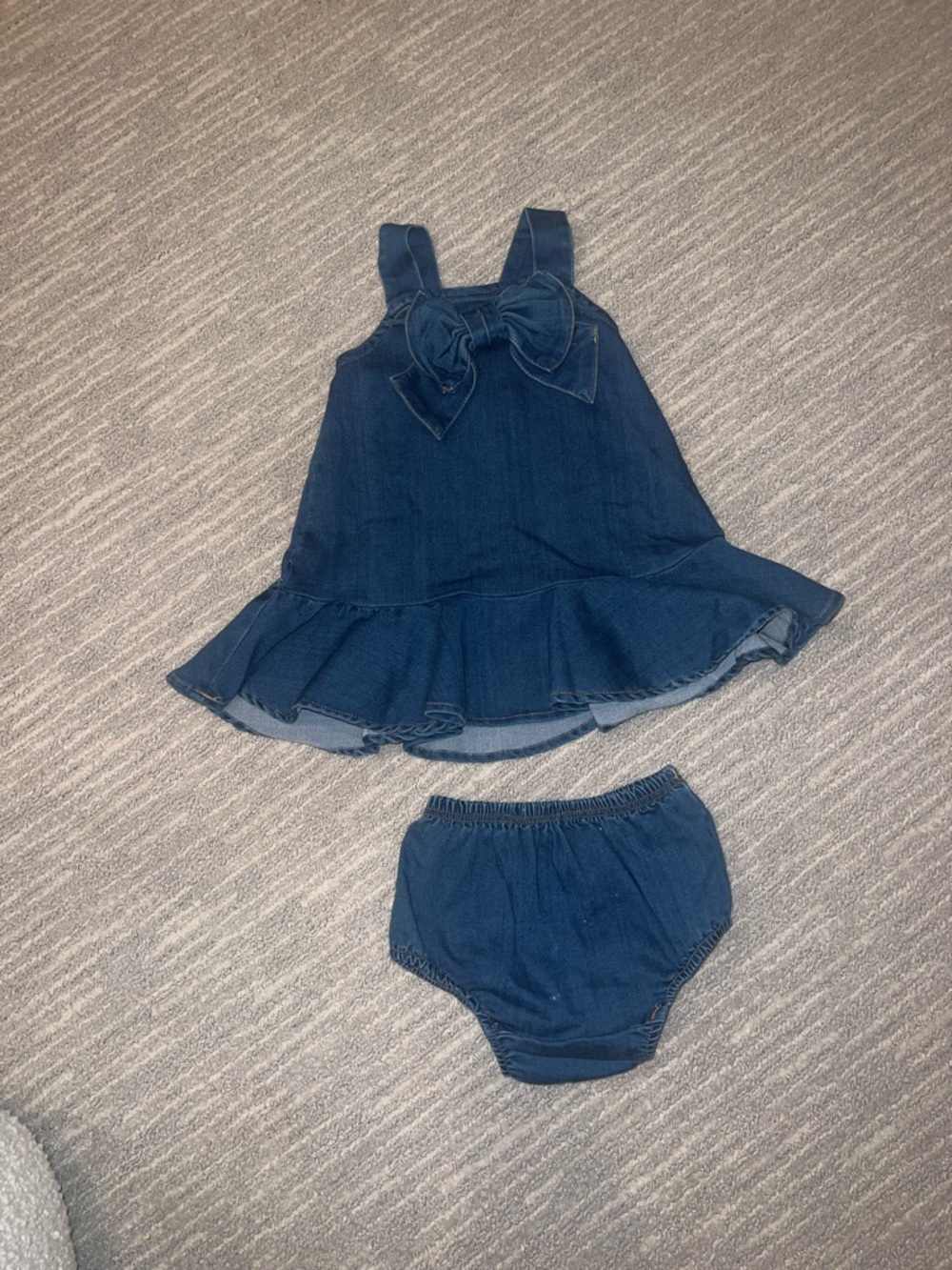 Habitual Girls Denim Bow Dress 24M | NWOT | Little Girl's Bow Flounce Dress Blue - Picture 2 of 5